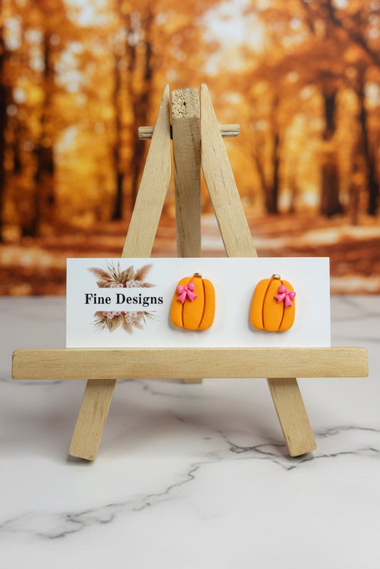 Pumpkin with Bow Stud