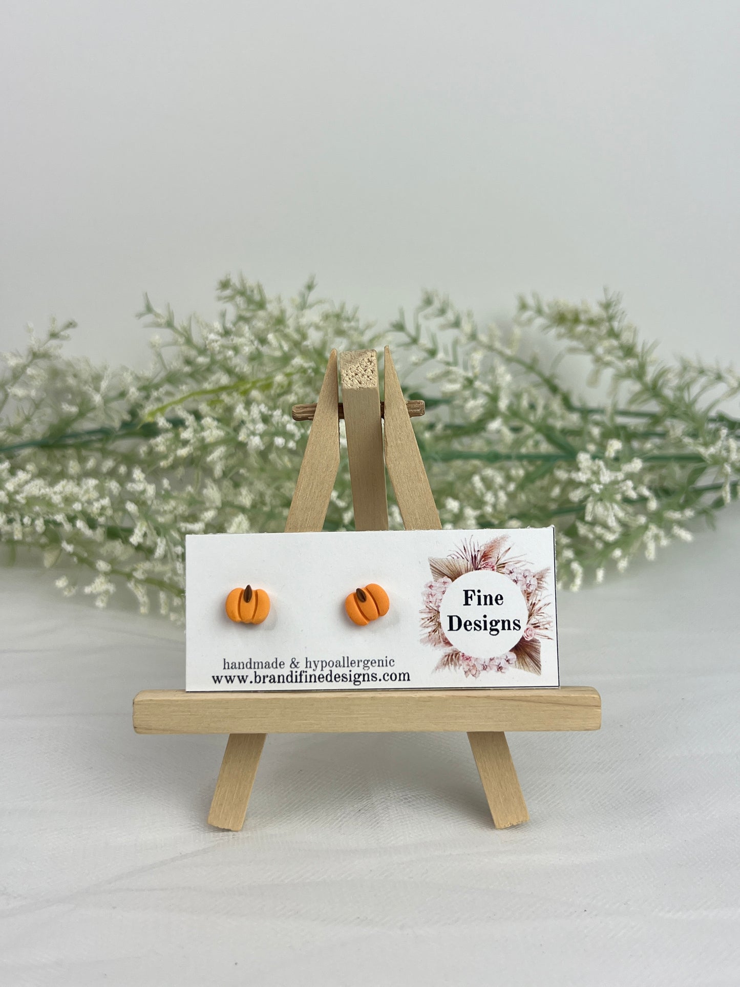 Tiny Pumpkin Stud