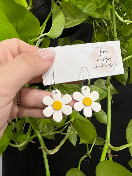 Large Daisy on Hoop